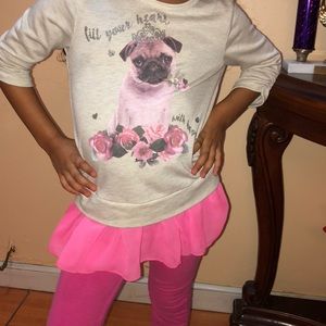 Sweater shirt with pink jeggings